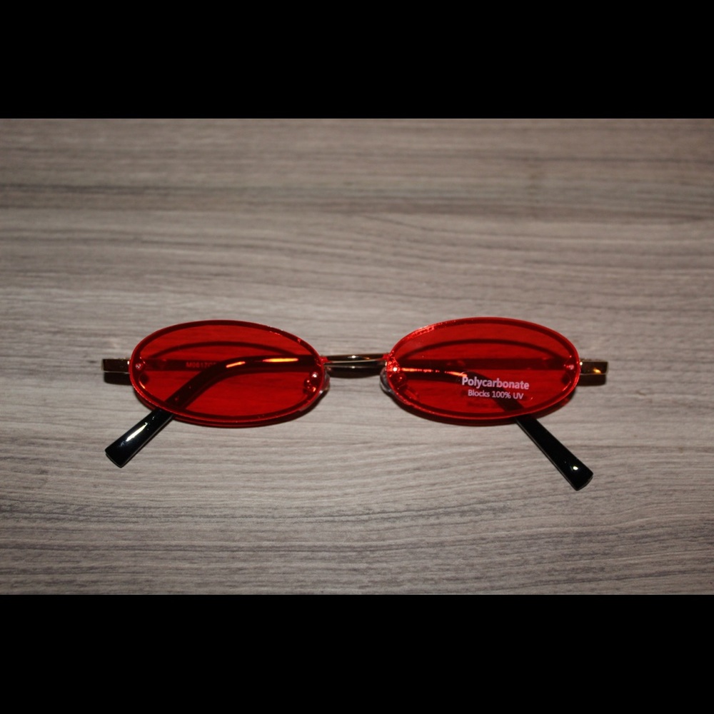 Red Sunnies ❣️